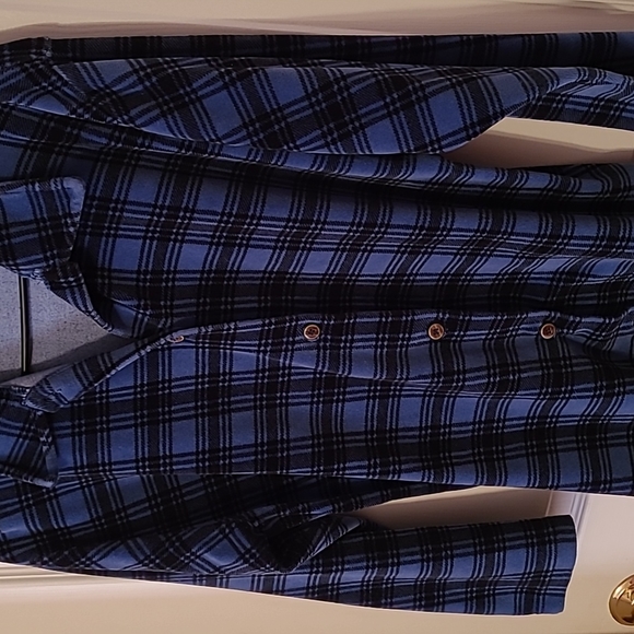 VELOUR Shacket / button up Top - Picture 5 of 16